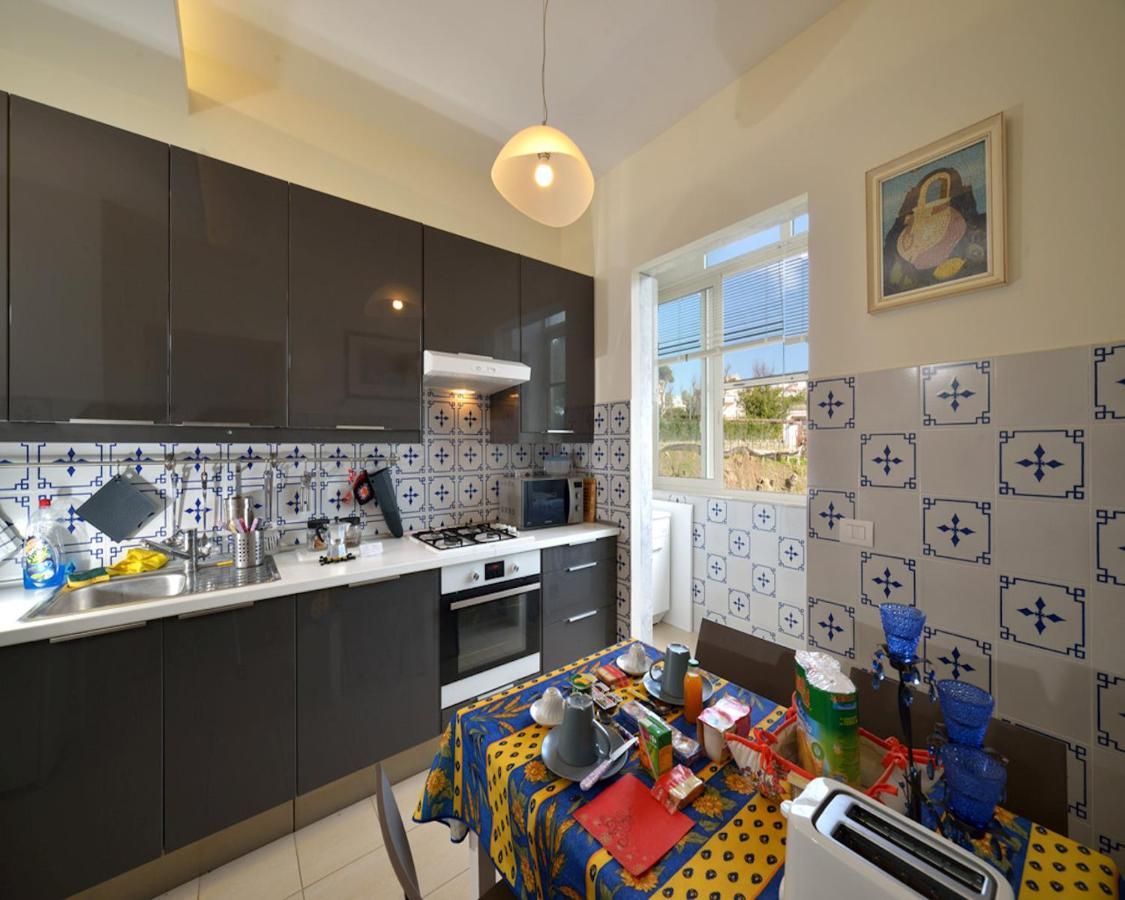 Le Rondini Bed and Breakfast Napoli Eksteriør billede